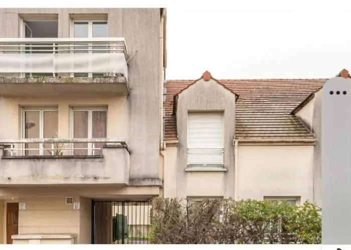Studio Appartment With Office Wifi Parking Balcony