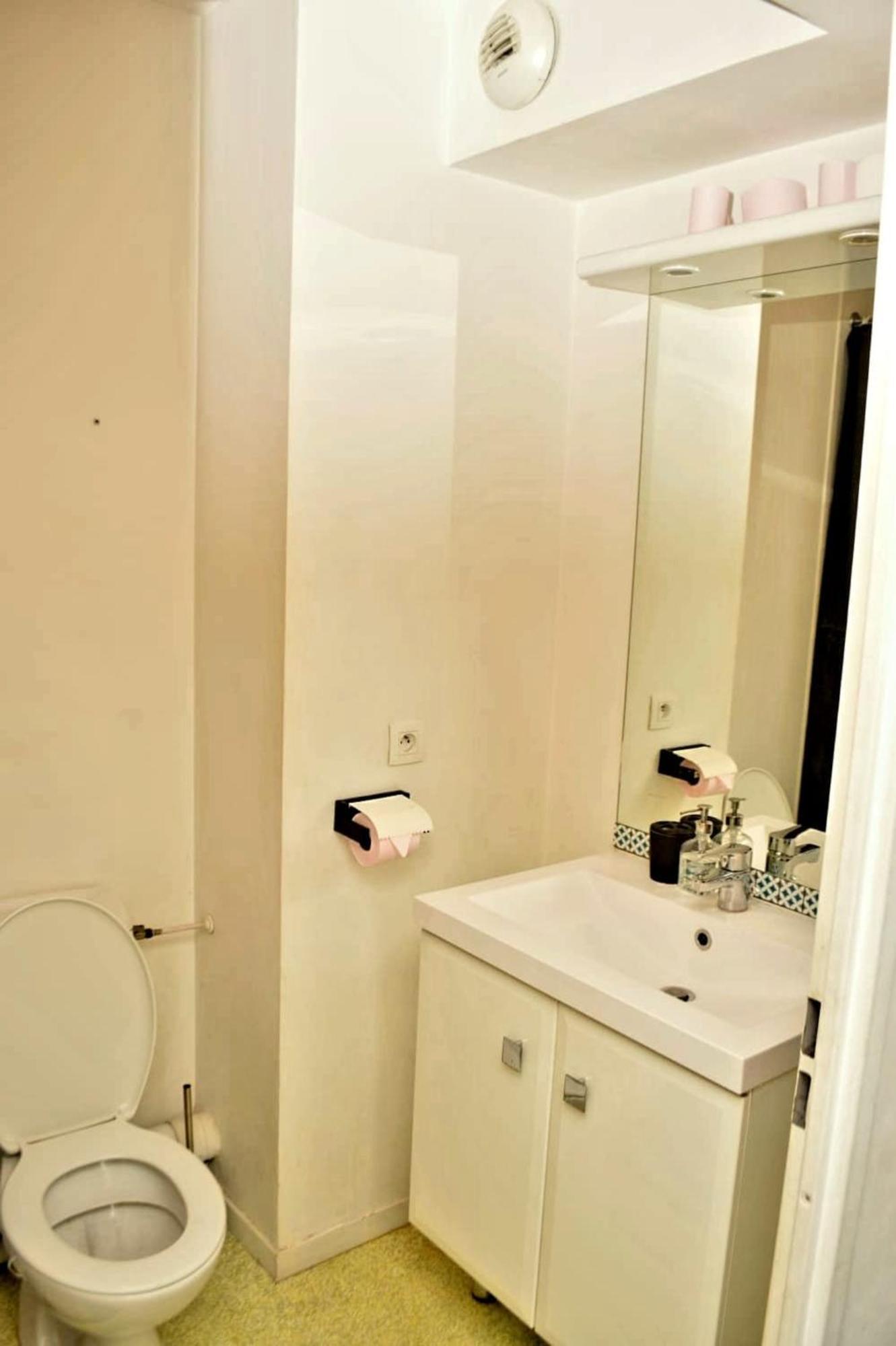 With Office Wifi Parking Balcony Apartment Pierrefitte-sur-Seine